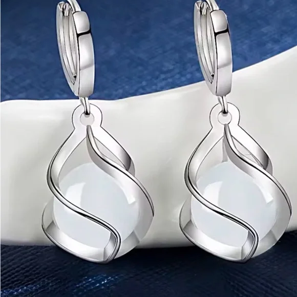 925 silver hug earrings with white stone - Picture 4 of 4